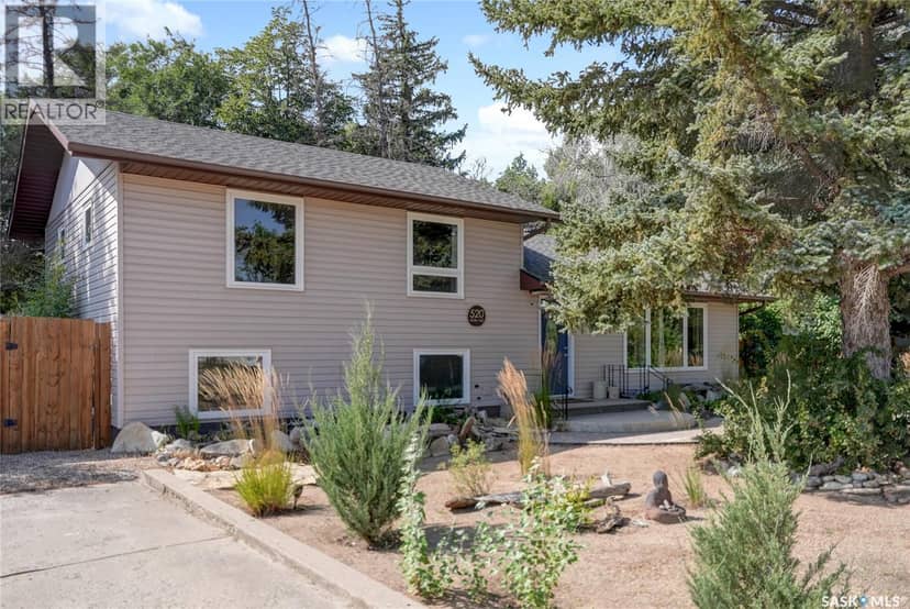 520 3rd AVENUE E — photo 2 of 40