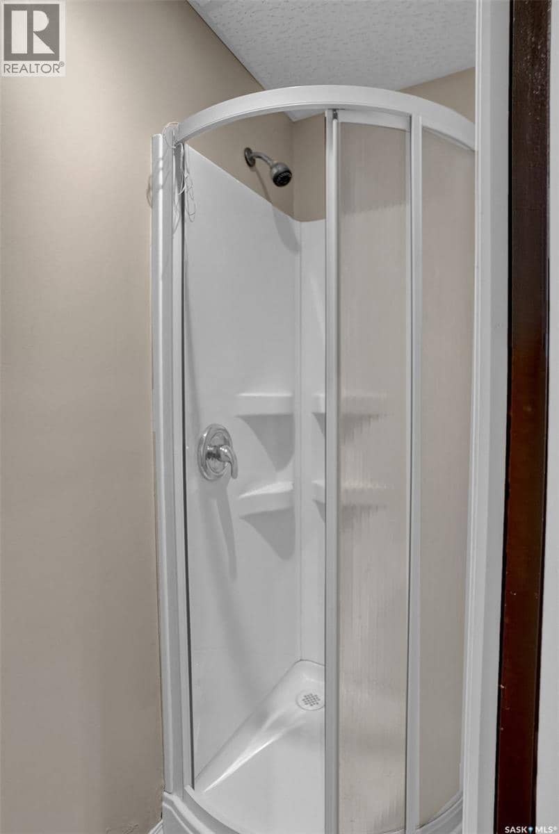 520 3rd AVENUE E — photo 33 of 40