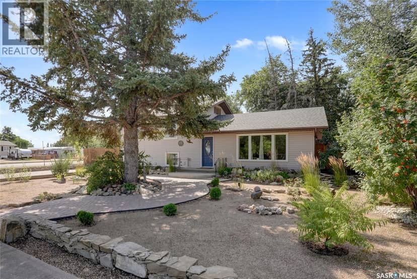 520 3rd AVENUE E — photo 4 of 40