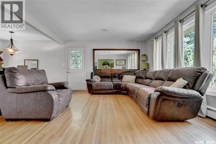 520 3rd AVENUE E — photo 6 of 40