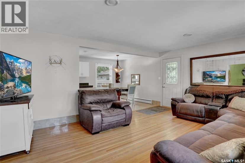 520 3rd AVENUE E — photo 7 of 40