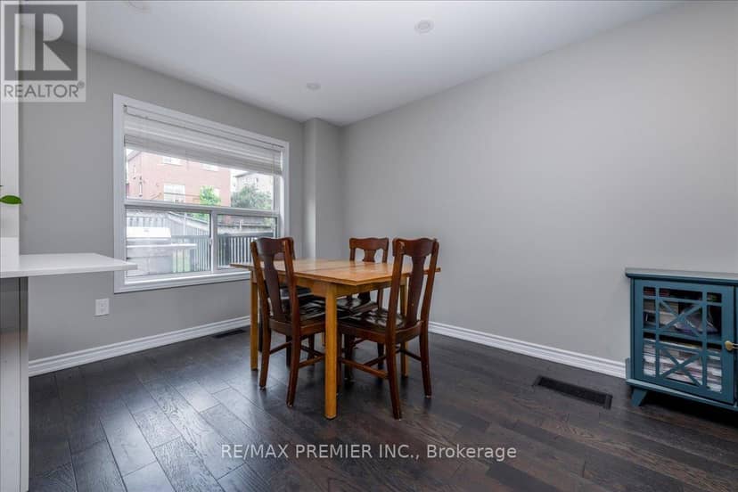 129 Chalmers Drive — photo 4 of 23