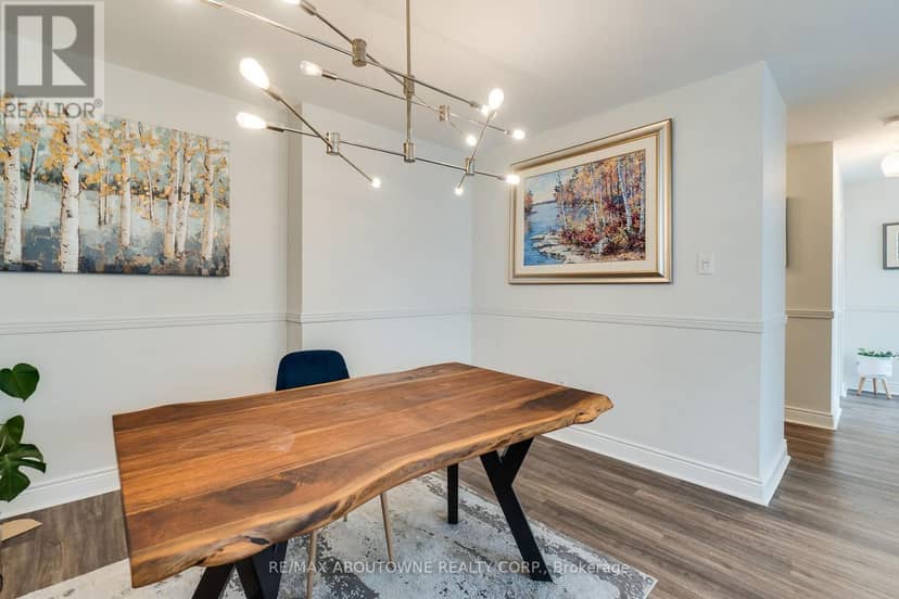 507 - 212 Kerr Street — photo 14 of 33
