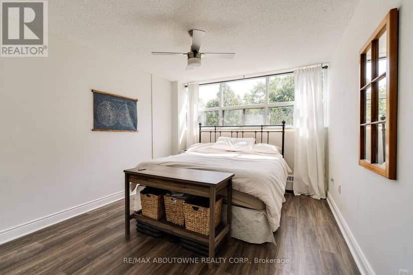 507 - 212 Kerr Street — photo 22 of 33