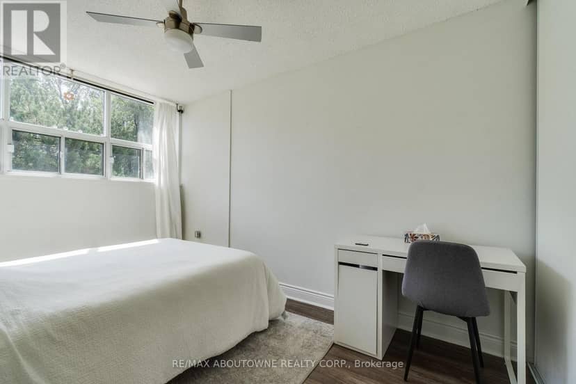 507 - 212 Kerr Street — photo 28 of 33