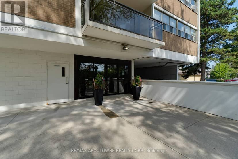 507 - 212 Kerr Street, Oakville, photo 3