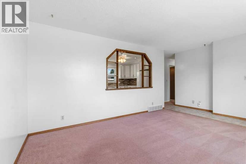 40 Neal Close, Red Deer, photo 8