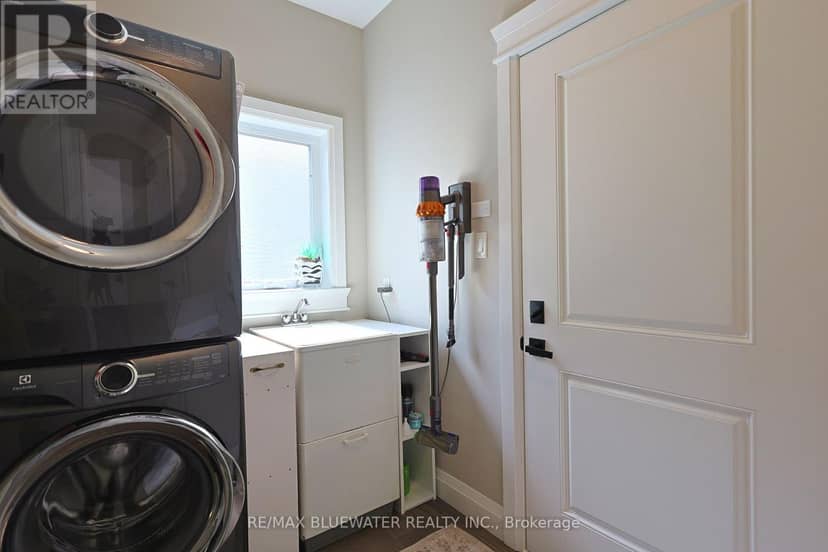 34 Sunrise Lane — photo 24 of 40