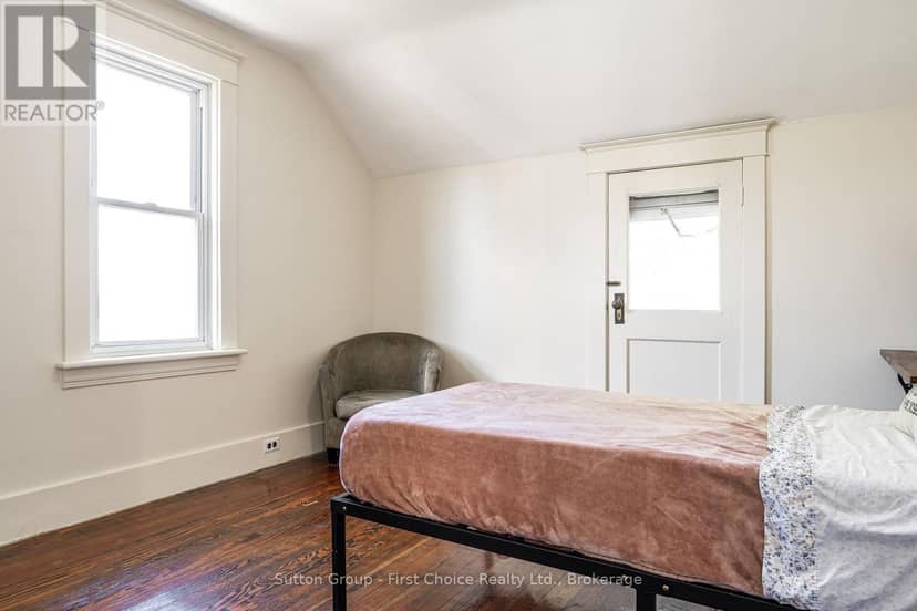 152 St Andrew Street — photo 16 of 28