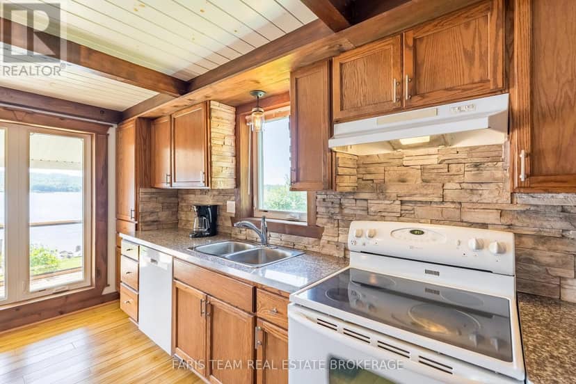 375 Champlain Road — photo 10 of 40