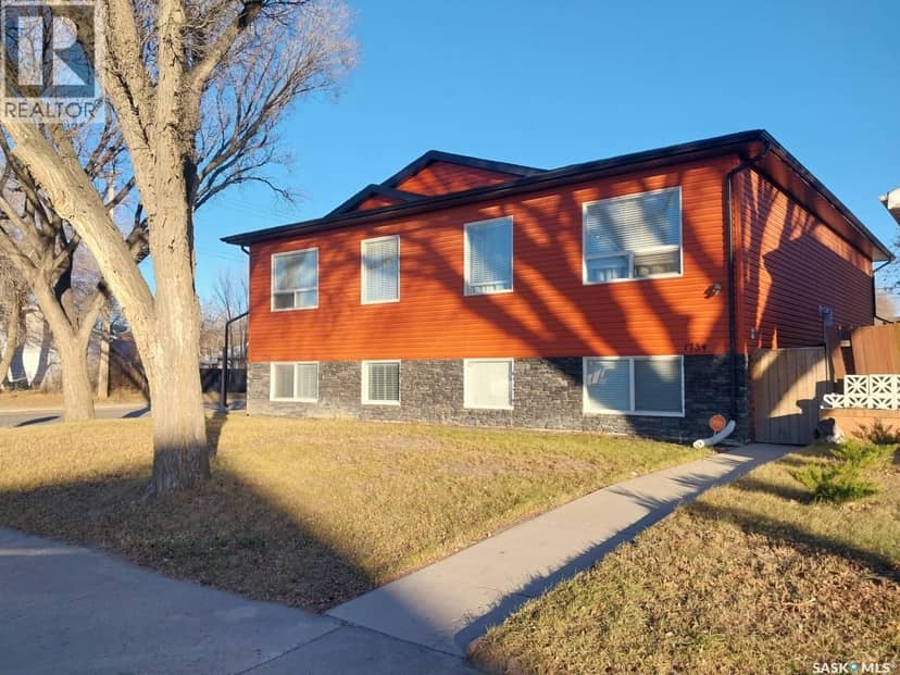 1736 C Avenue N, Saskatoon, photo 3