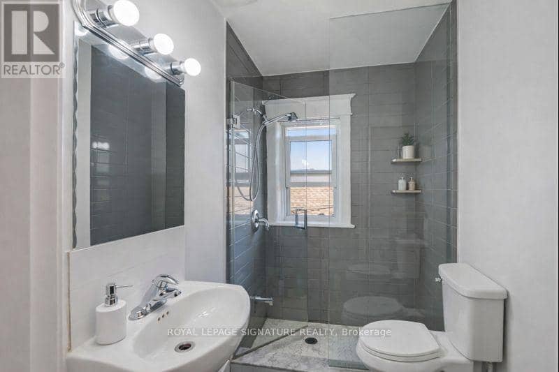 74 Kenilworth Avenue S — photo 11 of 21