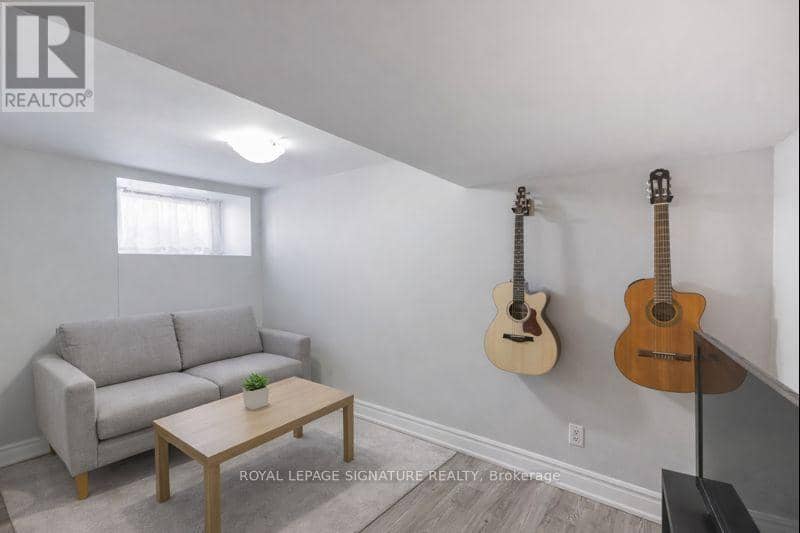 74 Kenilworth Avenue S — photo 19 of 21