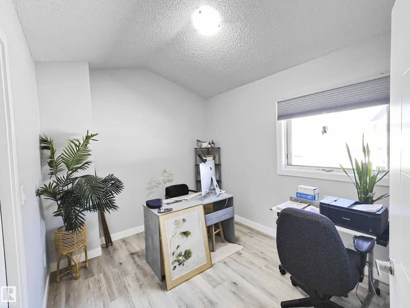 215 Peter Cl NW — photo 15 of 40
