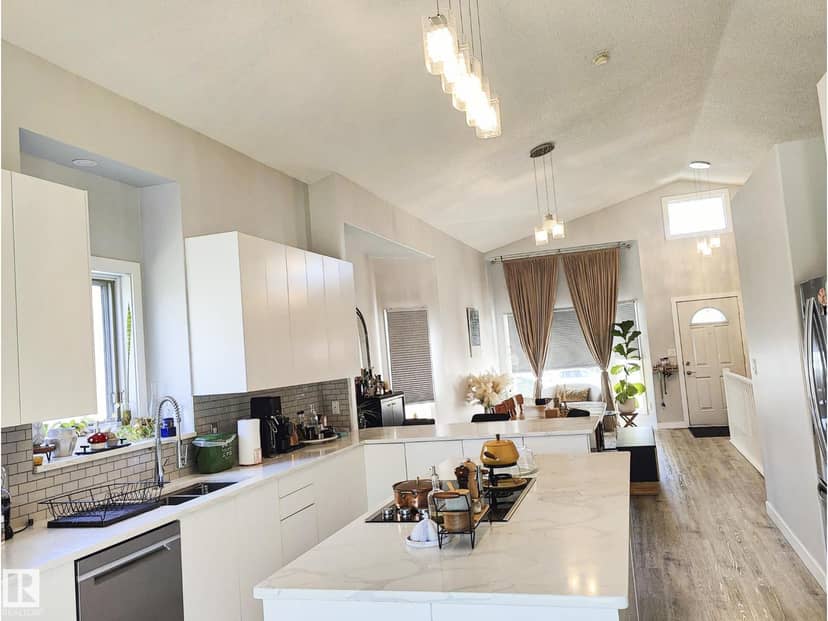 215 Peter Cl NW — photo 12 of 40
