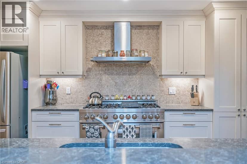 115 SOUTHWOOD Drive — photo 15 of 34