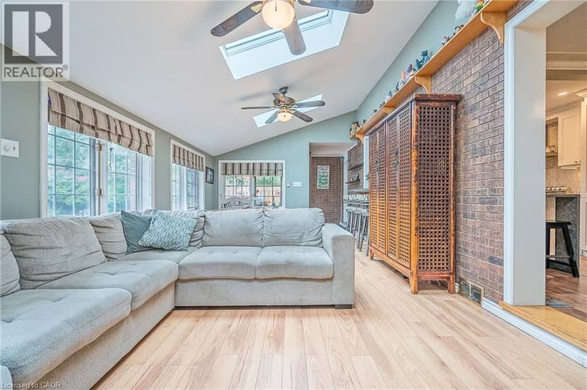 115 SOUTHWOOD Drive — photo 9 of 34