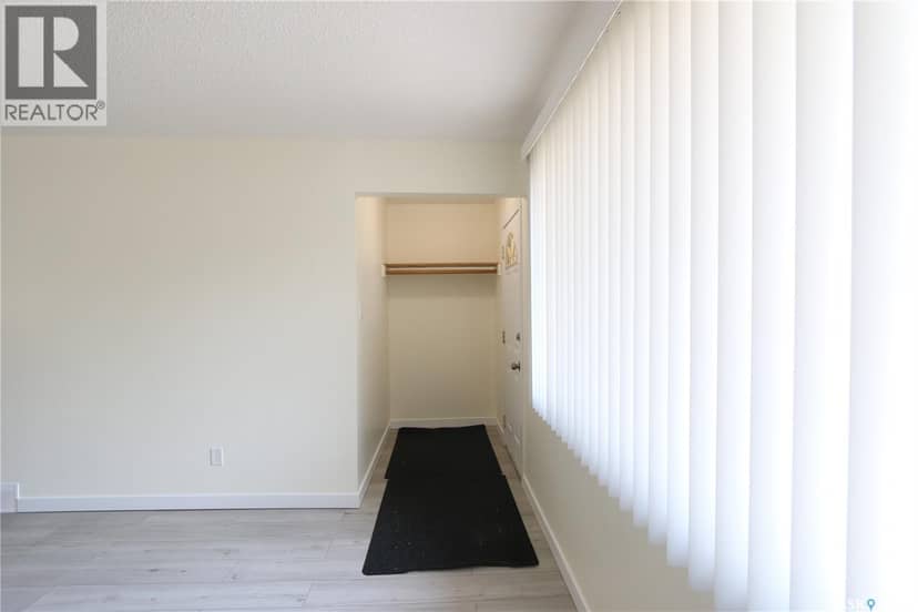 1162 Athol STREET — photo 4 of 40
