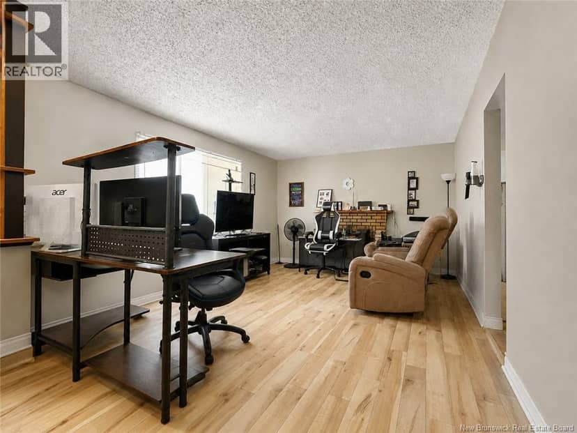 136-138 Crandall Street — photo 10 of 18