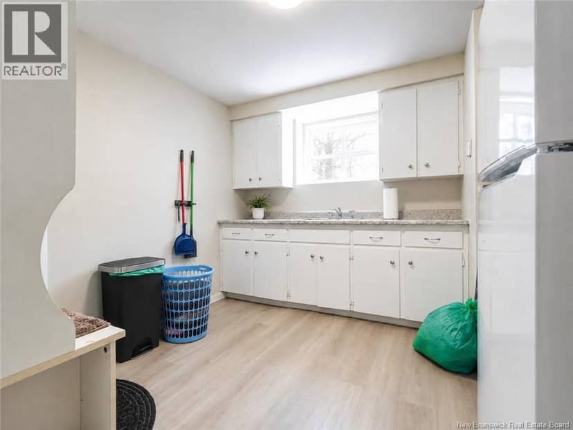 136-138 Crandall Street — photo 11 of 18