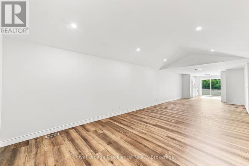 208 Homewood Avenue — photo 14 of 28