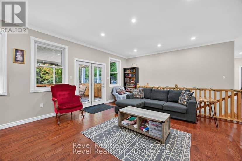 683 Lafontaine Road W — photo 15 of 33