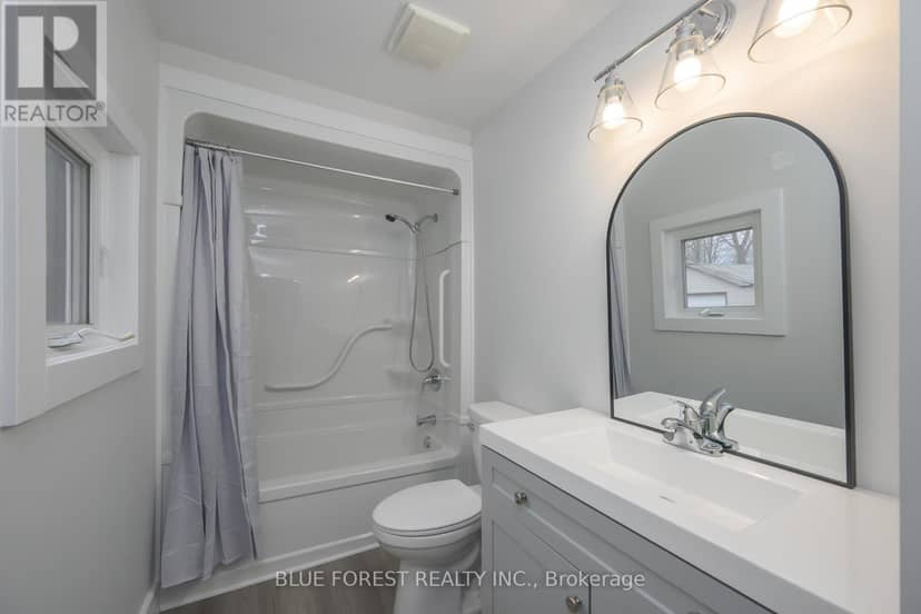 186 Victoria Street — photo 12 of 21
