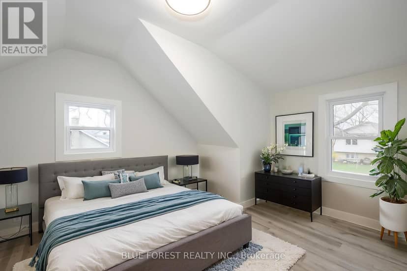 186 Victoria Street — photo 16 of 21