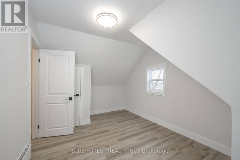 186 Victoria Street — photo 18 of 21