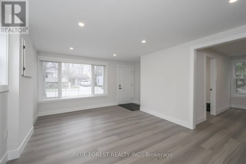 186 Victoria Street, Southwest Middlesex, photo 4