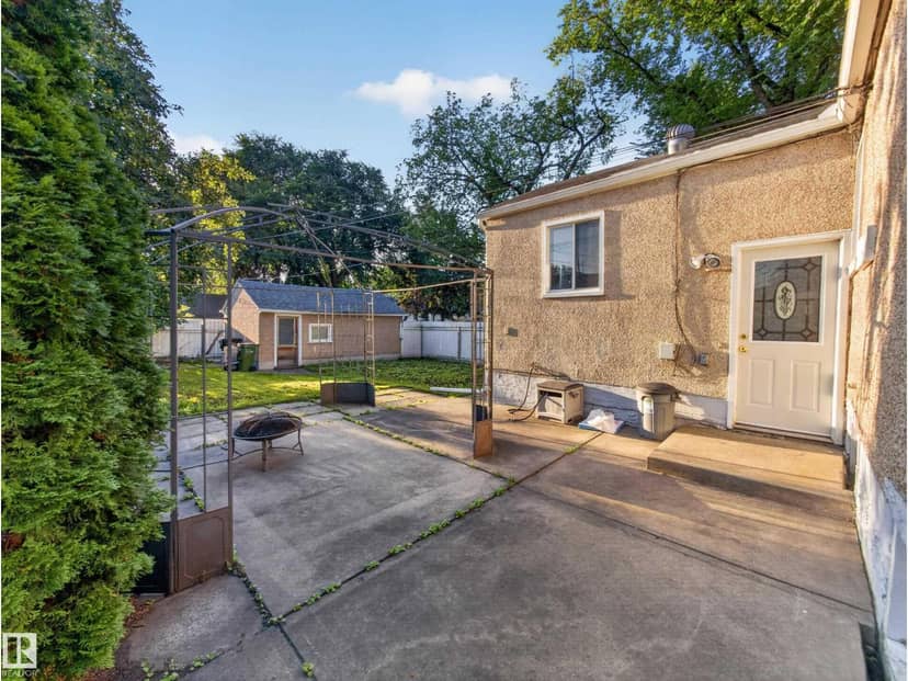 12403 92 ST NW, Edmonton, photo 2