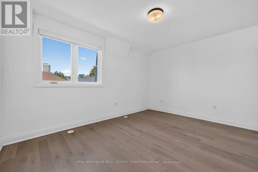 101 Alton Crescent — photo 17 of 26