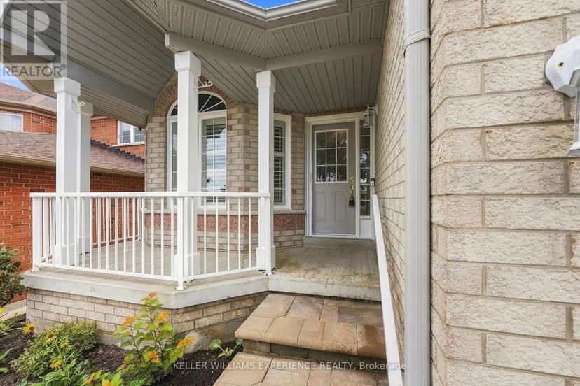 7 Stanley Street, Barrie, photo 3