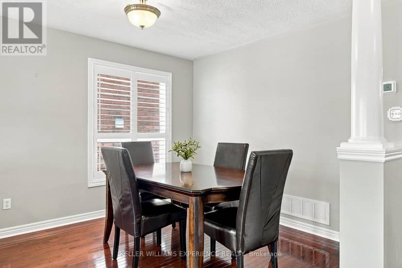 7 Stanley Street, Barrie, photo 8