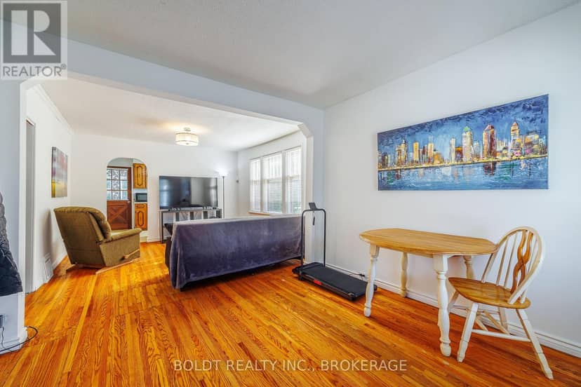 20 Stuart Avenue — photo 3 of 24