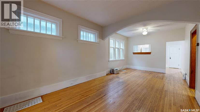2212 Montreal Street, Regina, photo 2