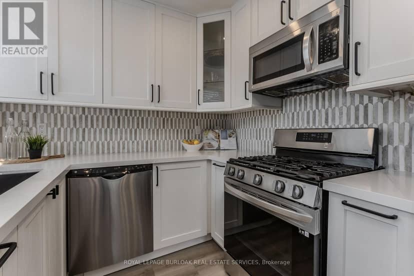 5190 Wood Crescent — photo 12 of 33