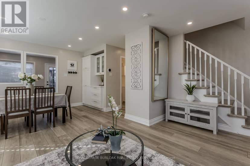 5190 Wood Crescent — photo 8 of 33