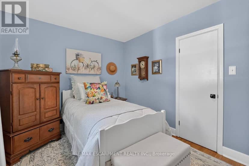 465 Springbank Crescent — photo 11 of 31