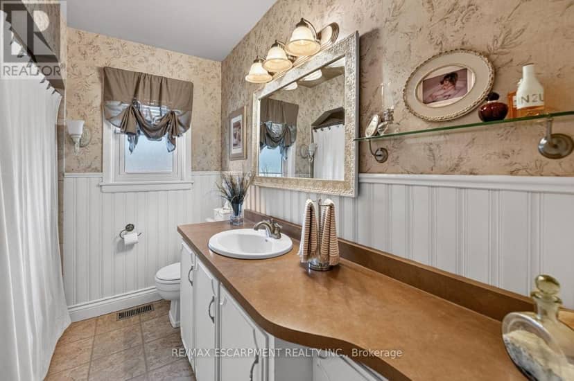 465 Springbank Crescent — photo 16 of 31