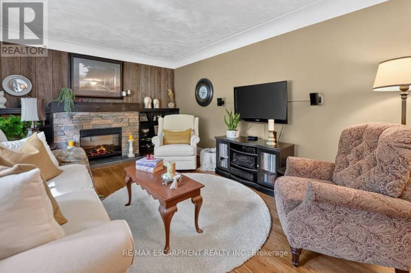 465 Springbank Crescent — photo 6 of 31