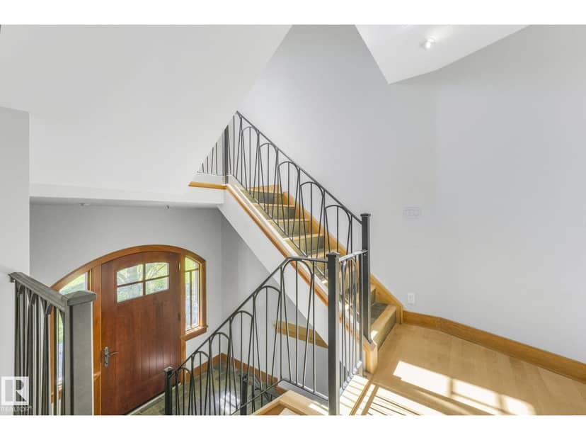 9404 100A AV NW — photo 21 of 40