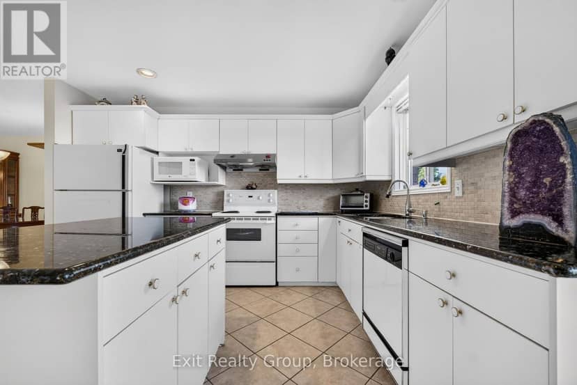 3 Fleming Road — photo 14 of 40