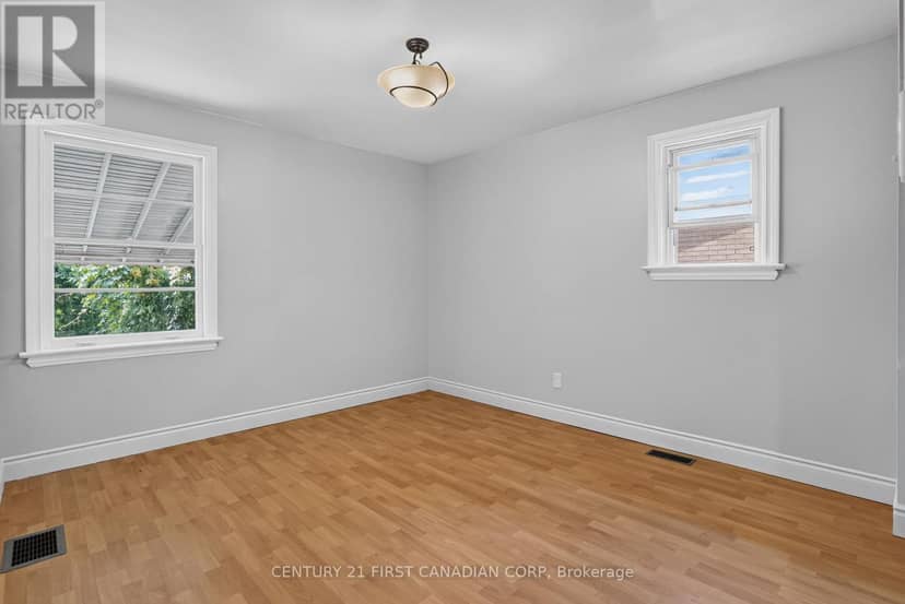 244 Edinburgh Street — photo 13 of 40