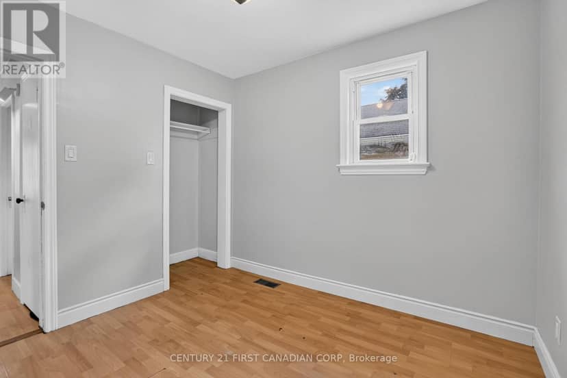 244 Edinburgh Street — photo 17 of 40