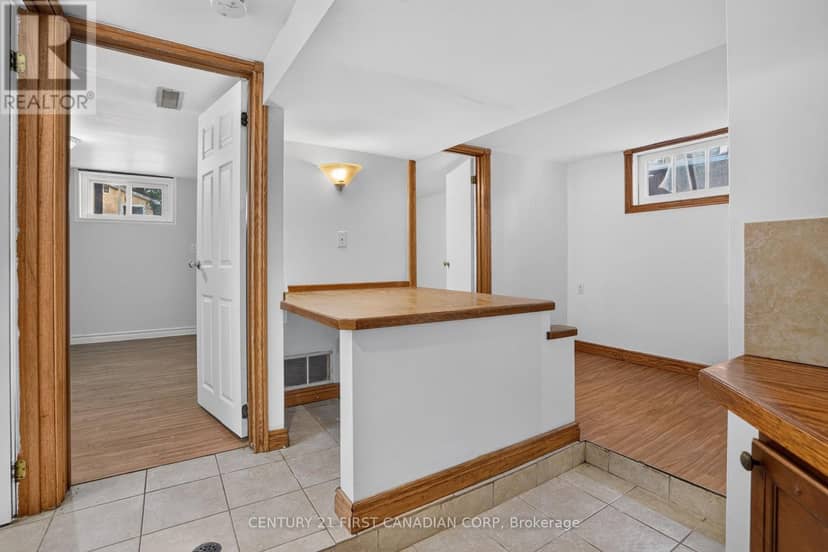 244 Edinburgh Street — photo 22 of 40