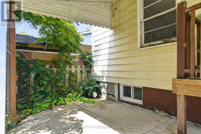 244 Edinburgh Street — photo 36 of 40