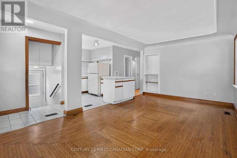 244 Edinburgh Street — photo 6 of 40