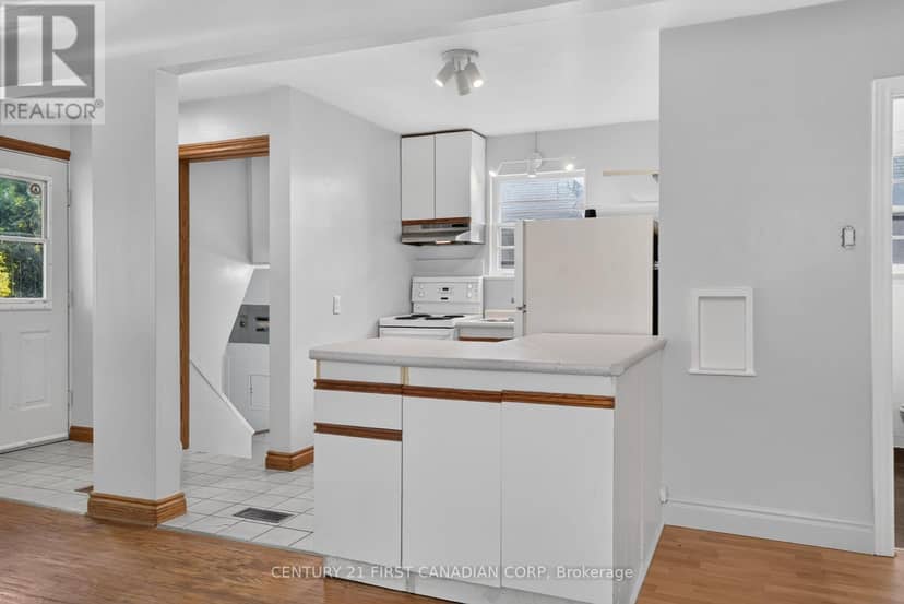 244 Edinburgh Street — photo 9 of 40