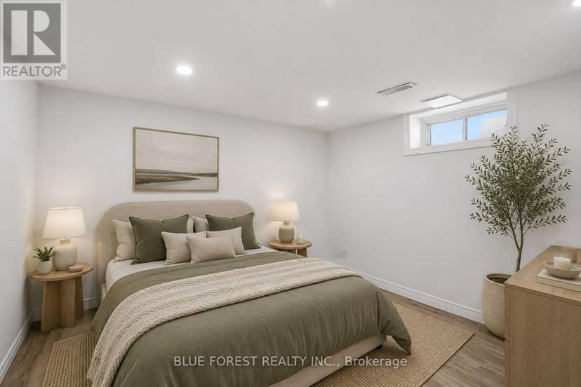 83 Amy Crescent — photo 27 of 40